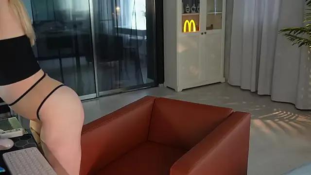 seeunexttime0 from StripChat is Freechat