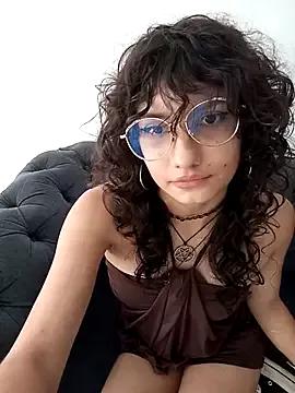 selenareyes from StripChat is Freechat