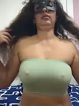 SelinaGatita from StripChat is Freechat
