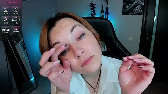 Serena_Woods from StripChat is Freechat