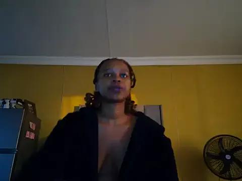 SexyZeeee from StripChat is Freechat