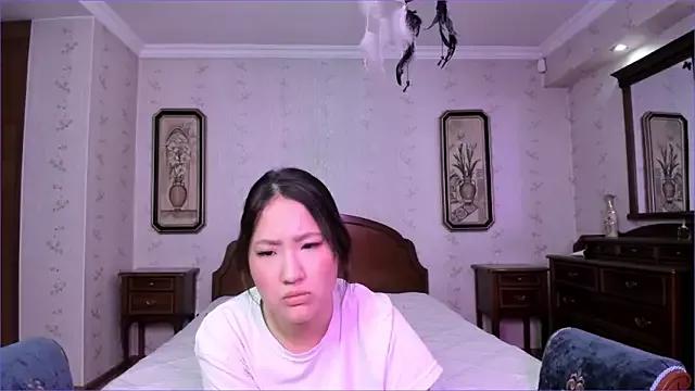 sharlin_b from StripChat is Freechat