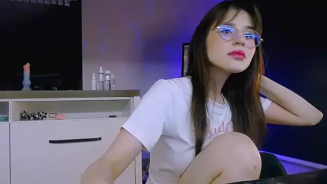 sillasi from StripChat is Freechat