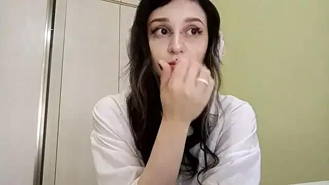 SineKiraReal from StripChat is Freechat