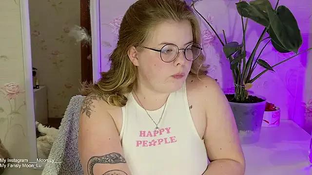 sinnamon_ from StripChat is Freechat