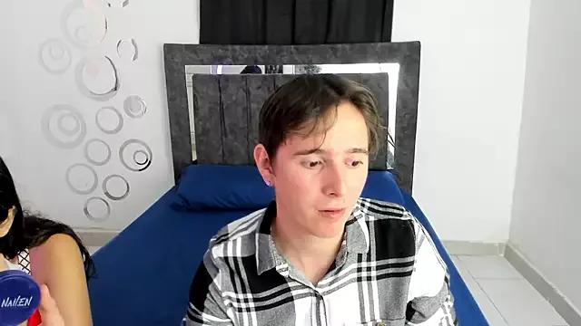 Skarleth_and_Aaron from StripChat is Freechat