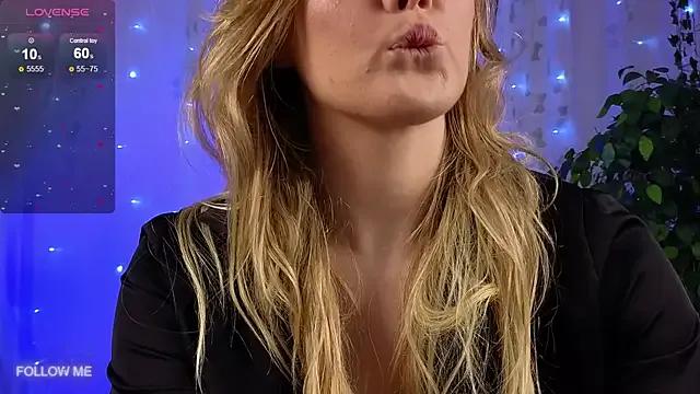 Slay_Blonde from StripChat is Freechat