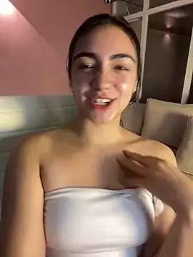 solmonroy_pinkk from StripChat is Freechat