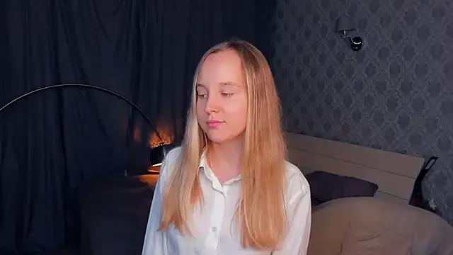 SoonMoor from StripChat is Freechat