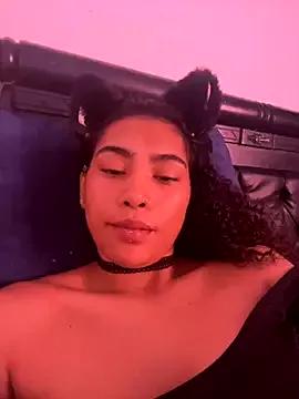 SophieD from StripChat is Freechat