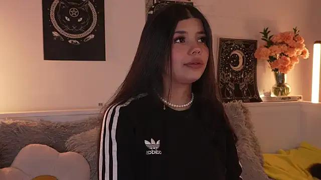 sophieee_art from StripChat is Freechat