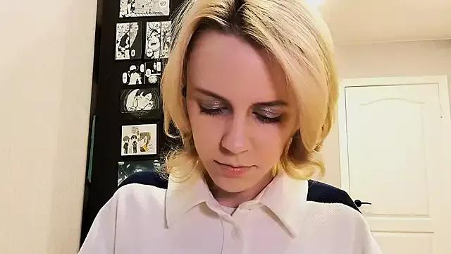 Stelline_ from StripChat is Freechat