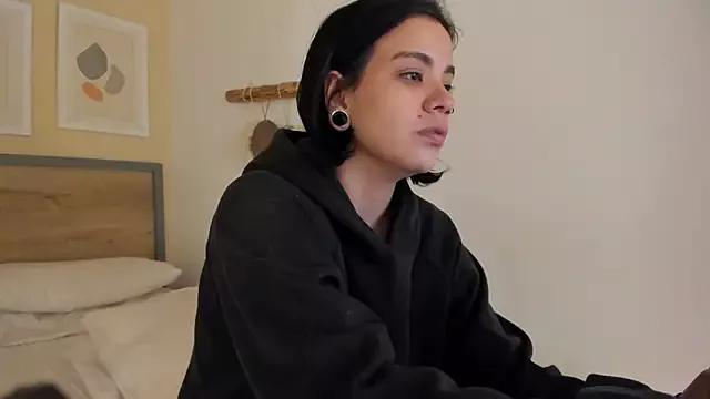 SuccubusDolly from StripChat is Freechat