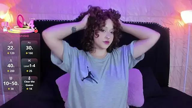Suxan_White_ from StripChat is Freechat