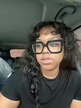 SweetHoneyBunz from StripChat is Freechat