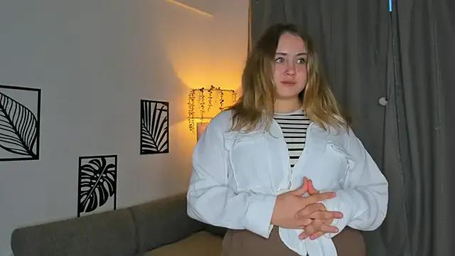SweetRush from StripChat is Freechat