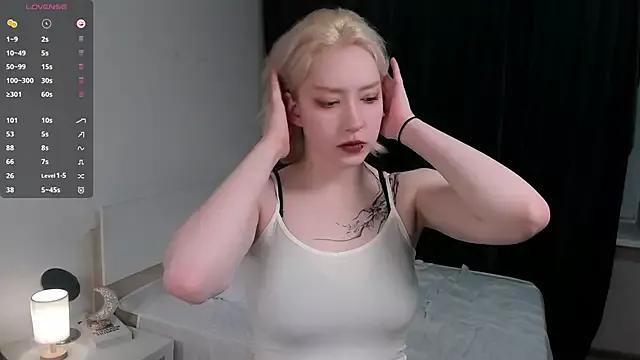 TheaHickory from StripChat is Freechat