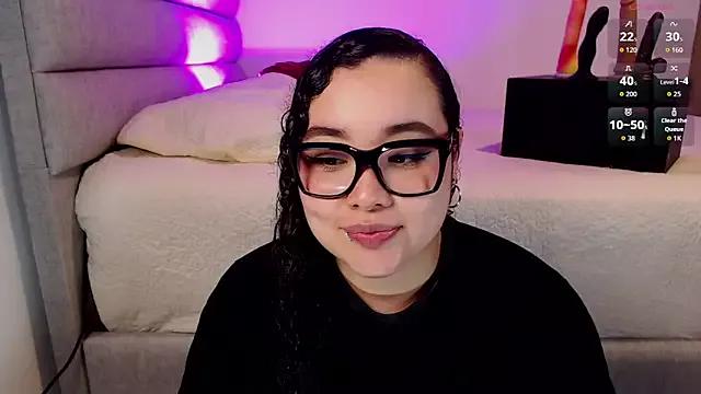 Tiffany-Giil from StripChat is Freechat