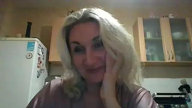 Tovelyn from StripChat is Freechat