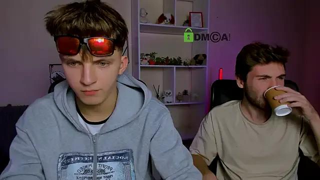 travis_wolf_ from StripChat is Freechat