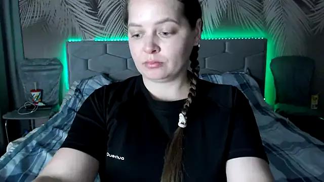 uliastar from StripChat is Freechat