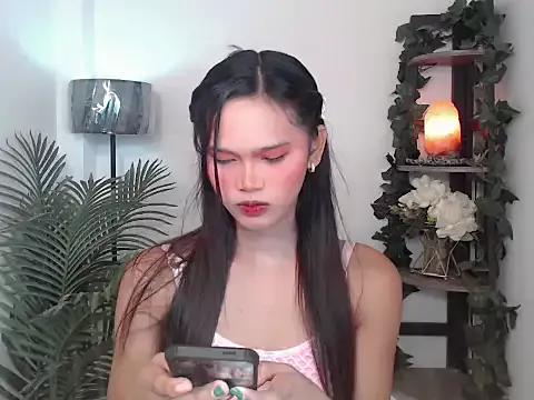 Urcutie_sandraxx from StripChat is Freechat