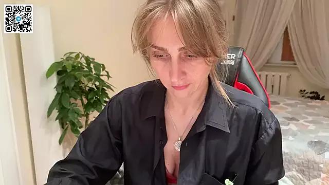 VampyMary from StripChat is Freechat