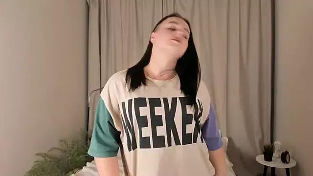 VeronaDarrs from StripChat is Freechat