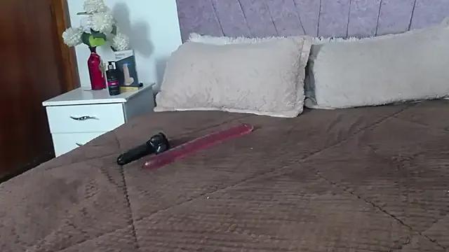 VeronicaMoretti from StripChat is Freechat
