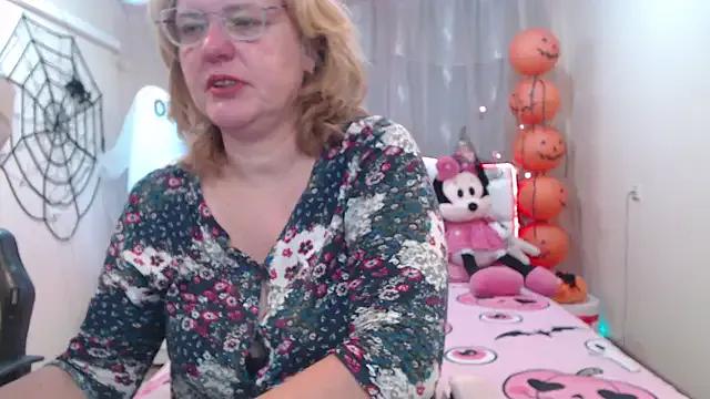 VestaWoody from StripChat is Freechat