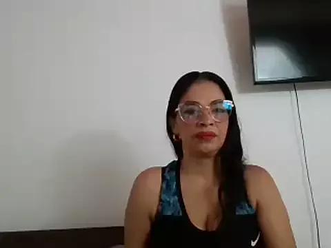 Vicky_kiss from StripChat is Freechat