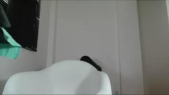 Victoria_Fountain from StripChat is Freechat