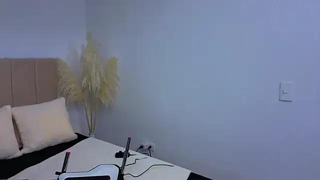 VioletaMedusa from StripChat is Freechat