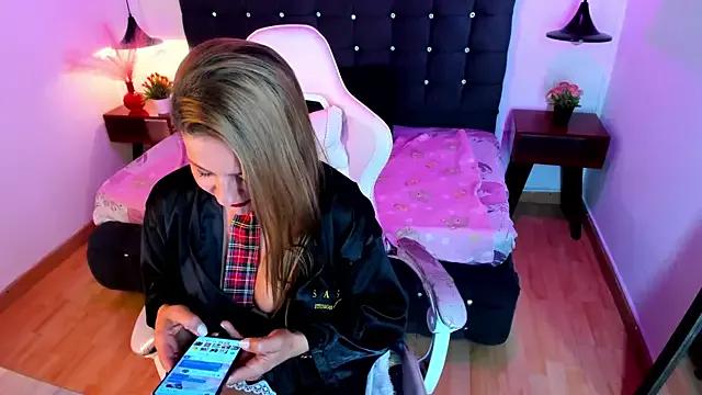 Vivi_queen_ from StripChat is Freechat