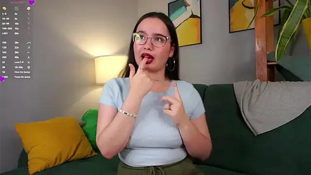 WildaBisom from StripChat is Freechat