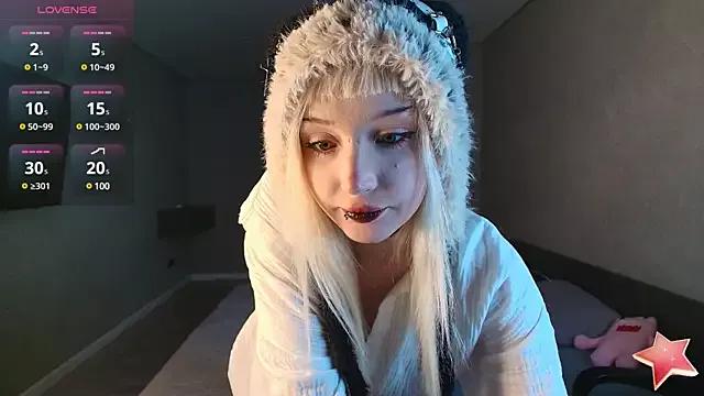 Xarnidoll from StripChat is Freechat