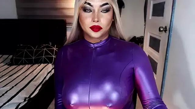 xTrixieMae from StripChat is Freechat