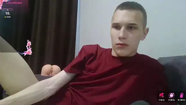 your___honeyy from StripChat is Freechat