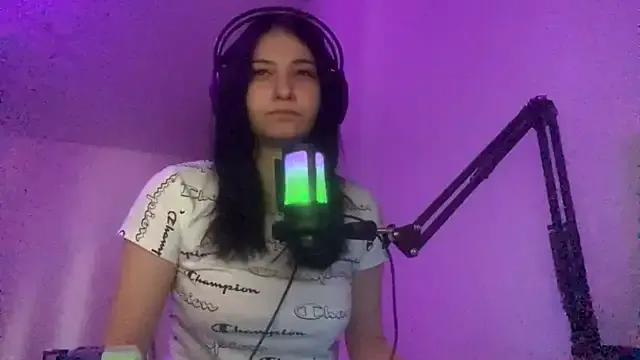 ZanaSweetPeach from StripChat is Freechat