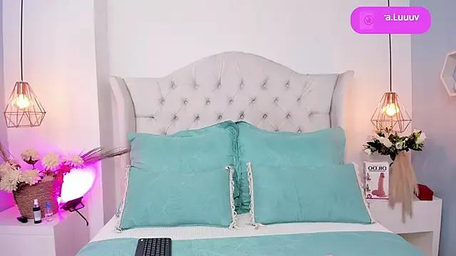 ZaraLuuv from StripChat is Freechat