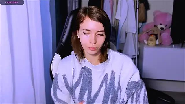 ZoyaMill from StripChat is Freechat