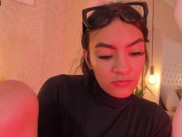 Freechat abriana-quintana on BongaCams