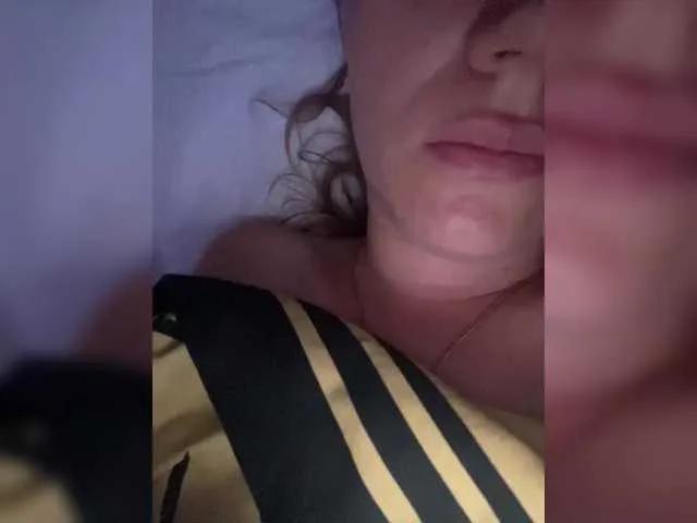 Offline Alenushka888 on BongaCams