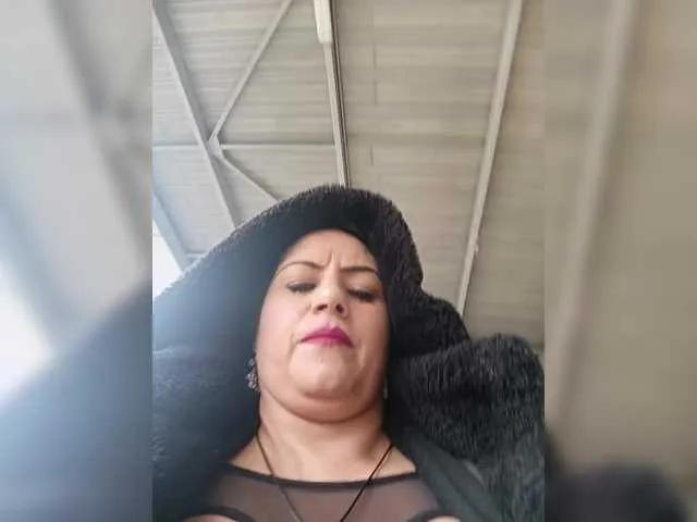 Offline AlexaBrown12 on BongaCams