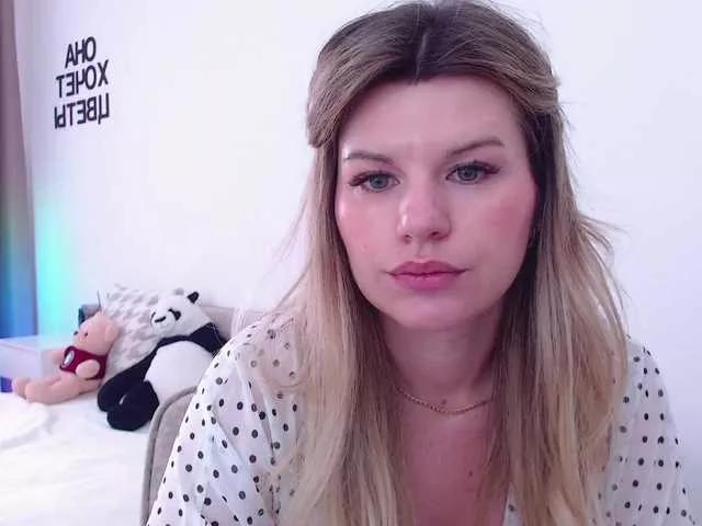 Offline AlexaX7 on BongaCams