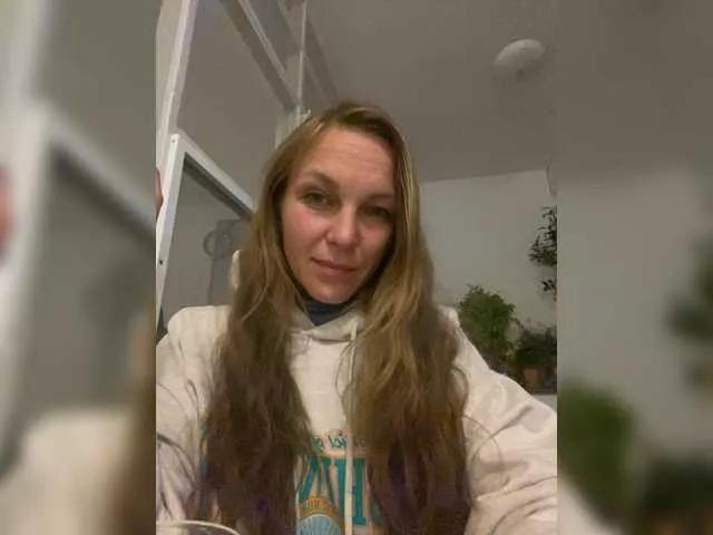 Offline Alisasqrl on BongaCams