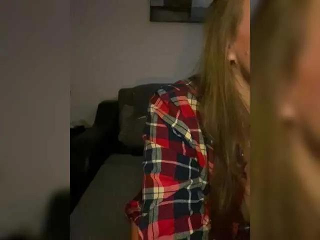 Offline Alisasqrl on BongaCams