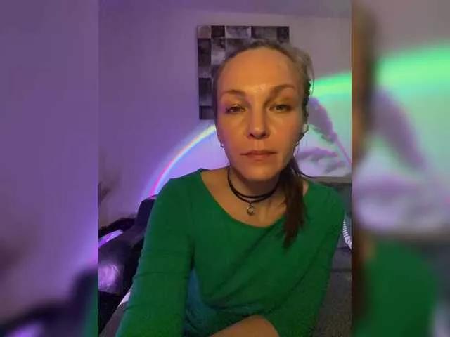 Offline Alisasqrl on BongaCams