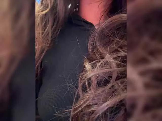 Freechat Alliina-leee on BongaCams