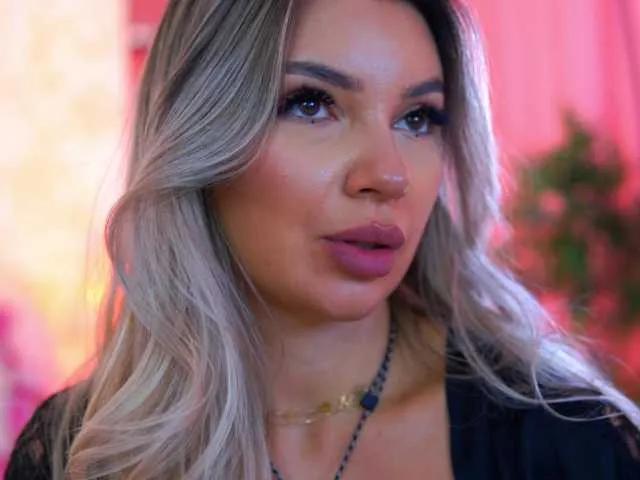 ArtTeasee on BongaCams 